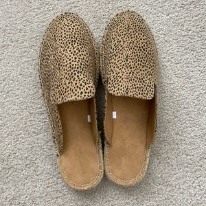 Target Universal Threads Slides